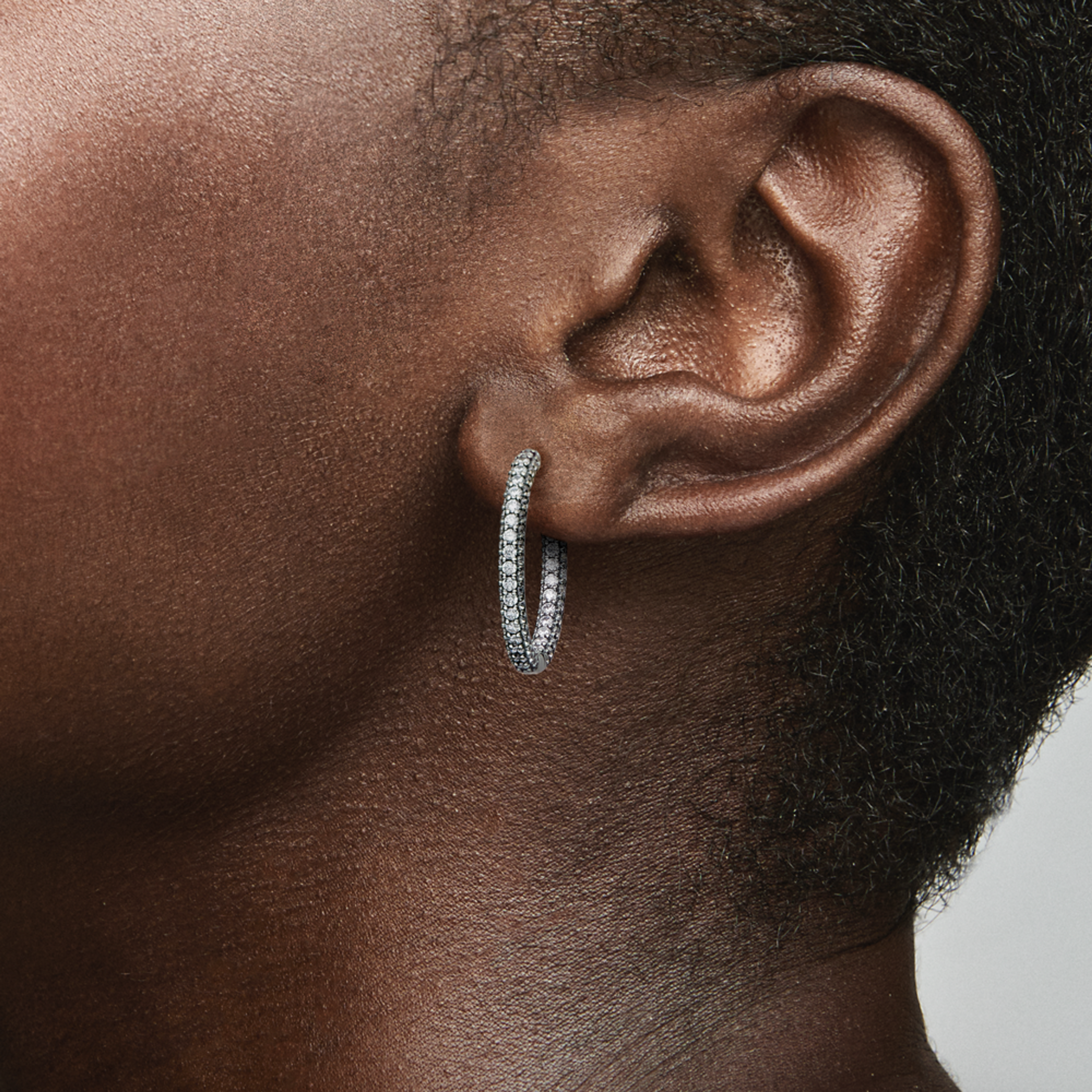 PANDORA náušnice Timeless s jednou řadou pavé - galerie #1