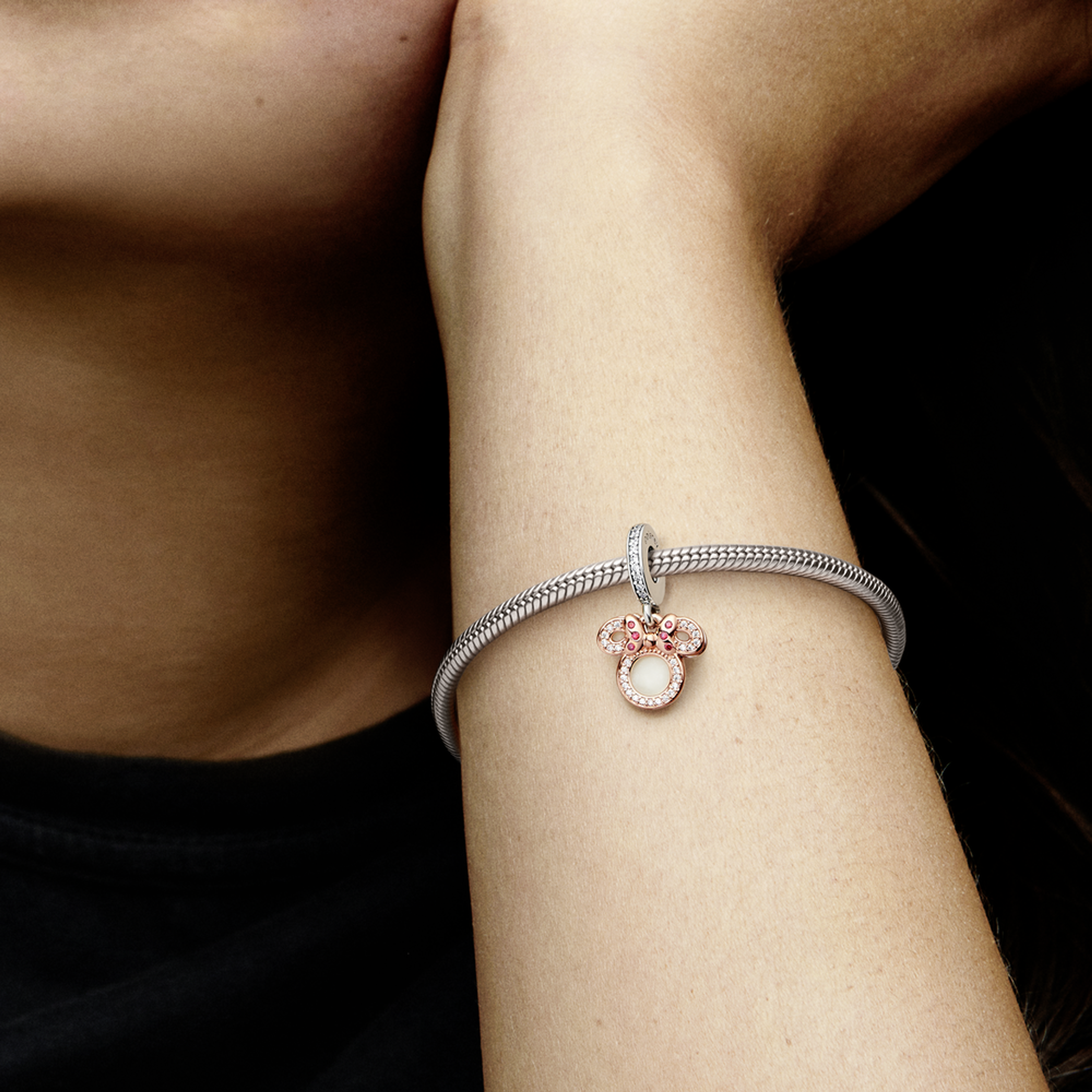 PANDORA Disney přívěsek Silueta Minnie Mouse - galerie #1
