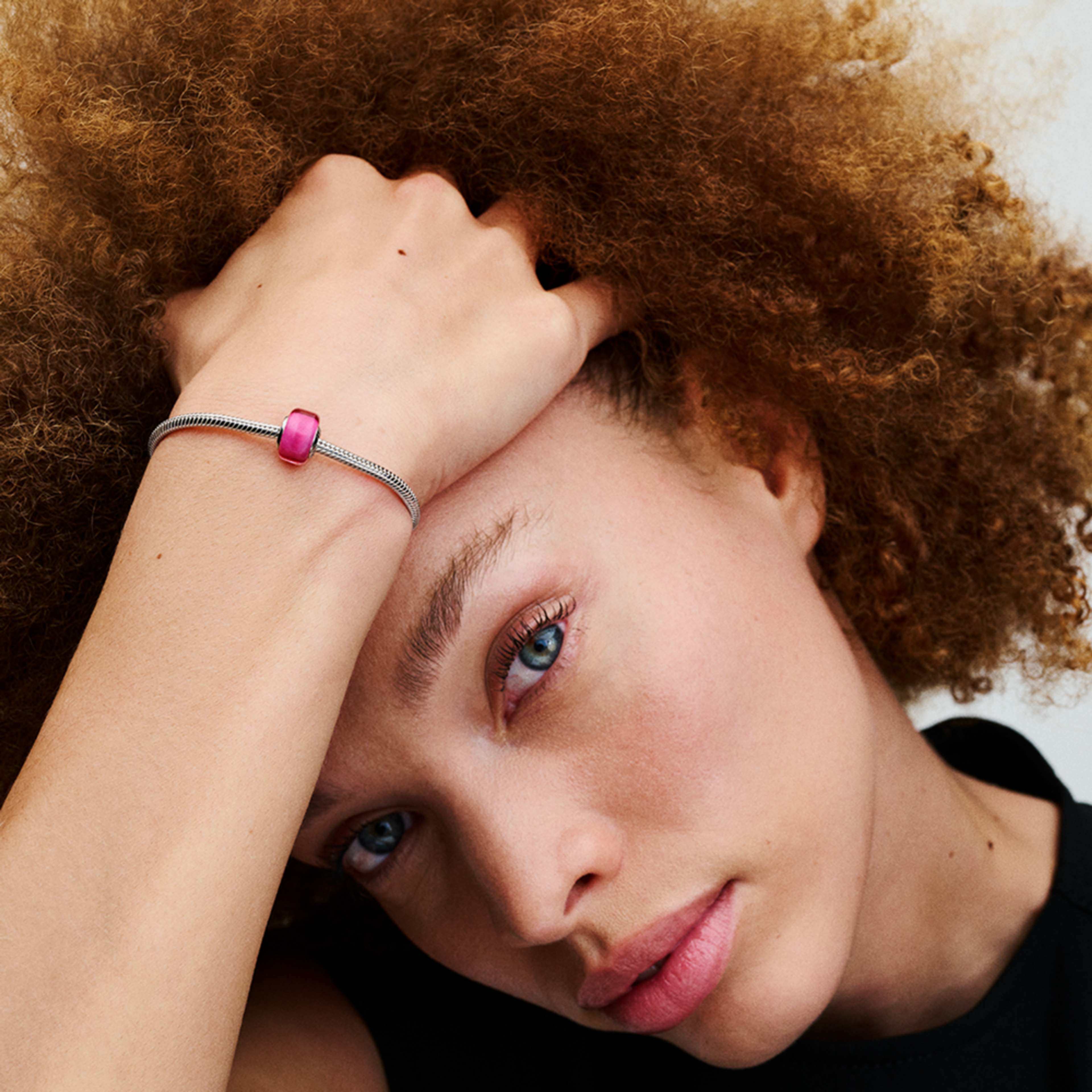PANDORA mini přívěsek Růžové sklo Murano - galerie #1