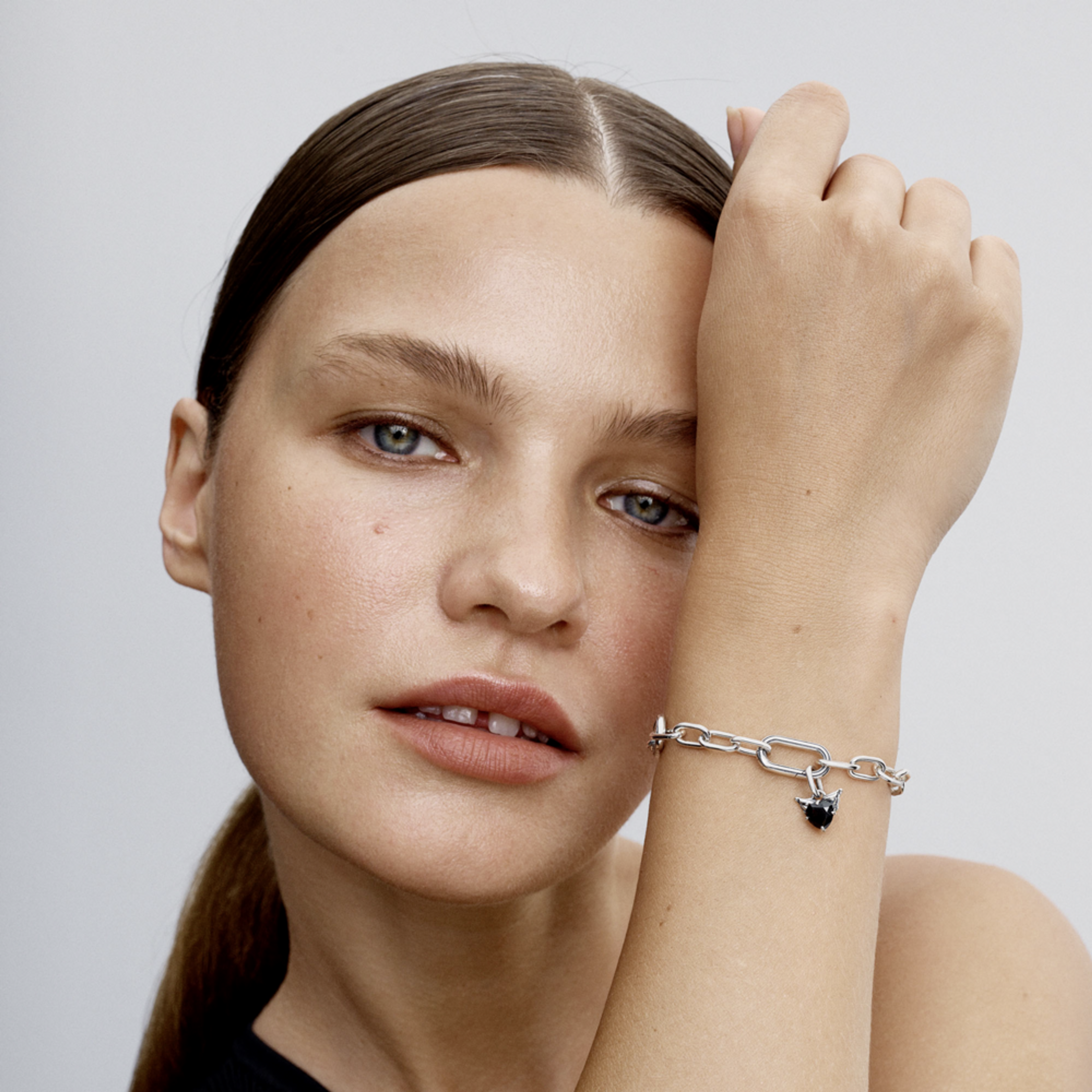 PANDORA Mini visací přívěsek Okřídlené srdce - galerie #1