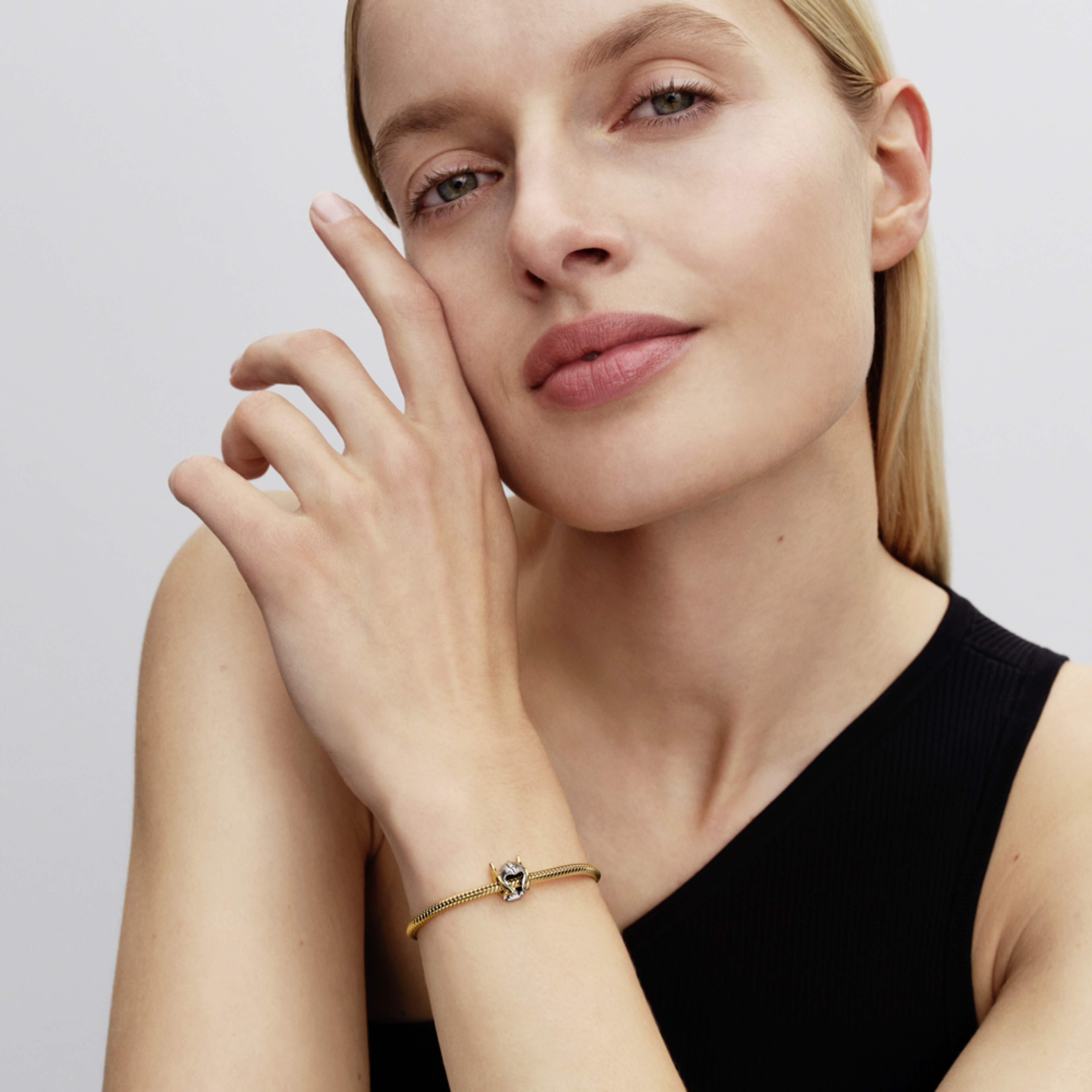 PANDORA přívěsek Marvel The Avengers Thorova helma - galerie #1