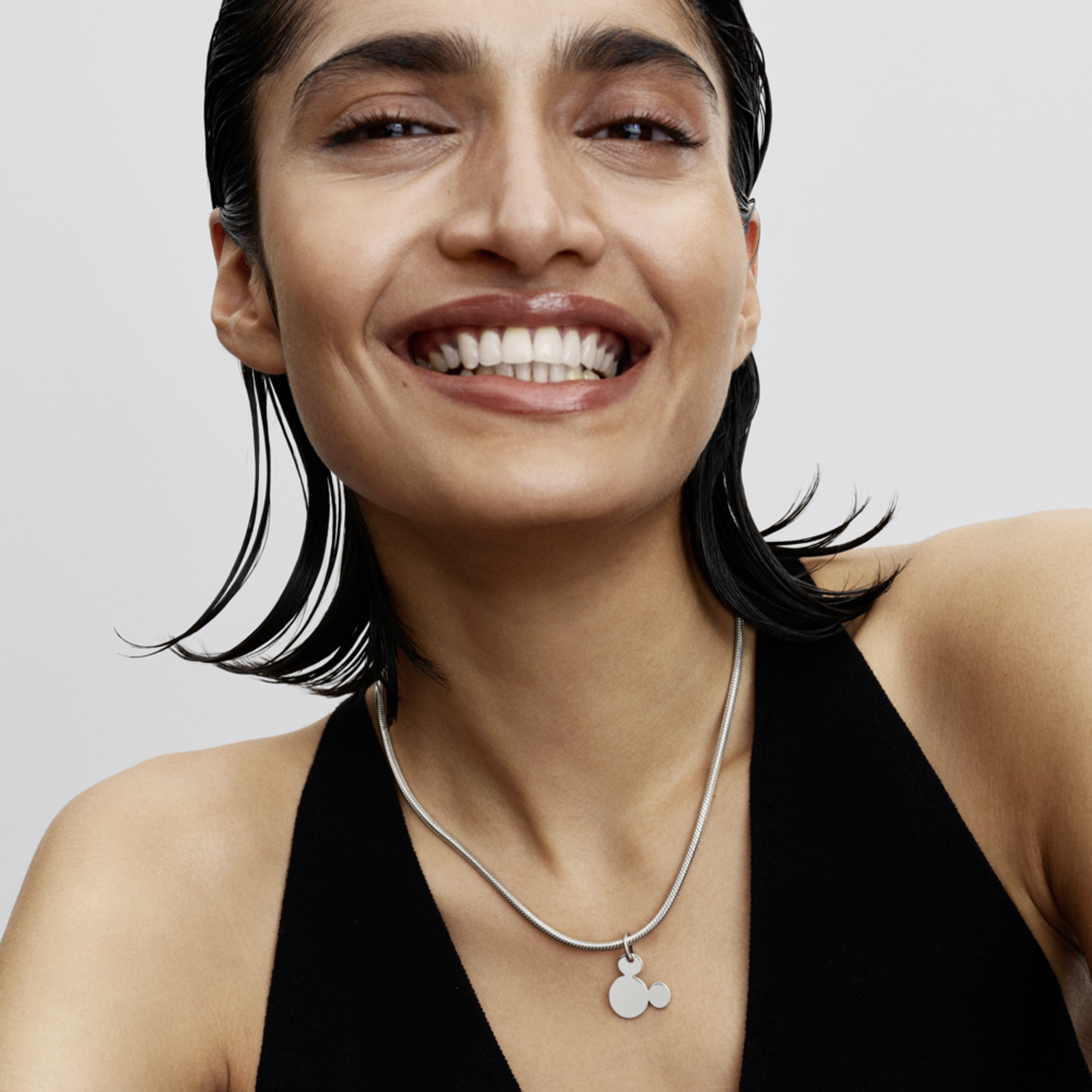 PANDORA Disney gravírovatelný přívěsek Mickey Mouse - galerie #1