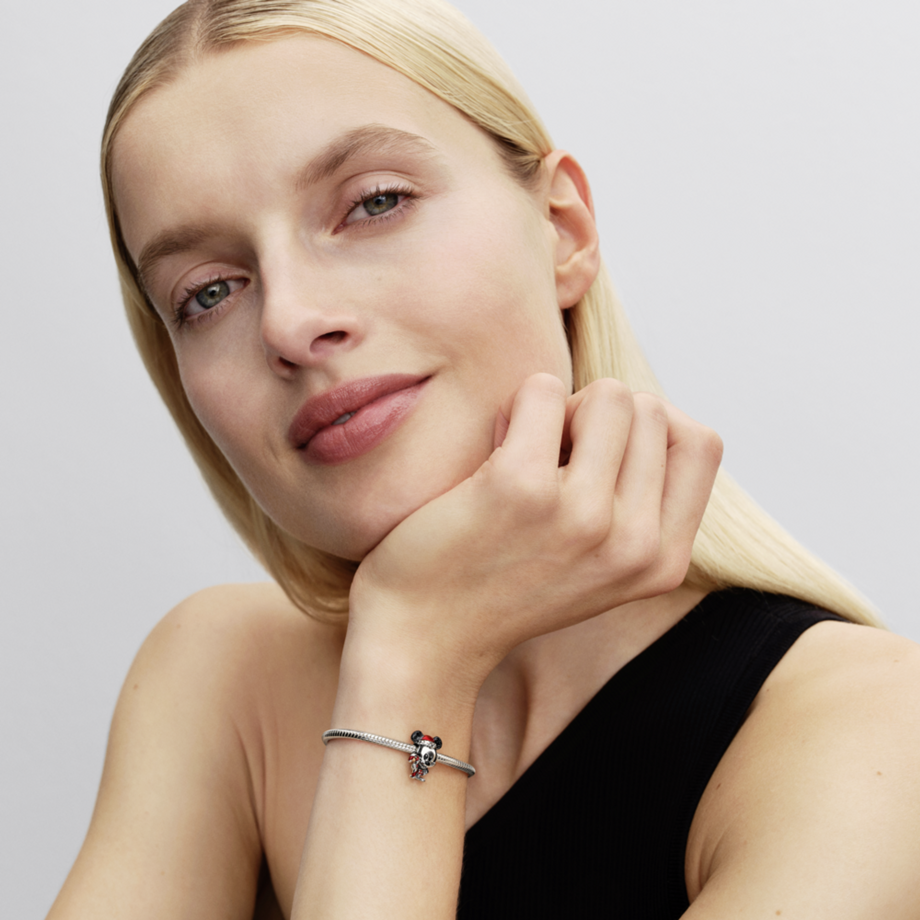 PANDORA Přívěsek Disney Vánoční Mickey Mouse - galerie #1